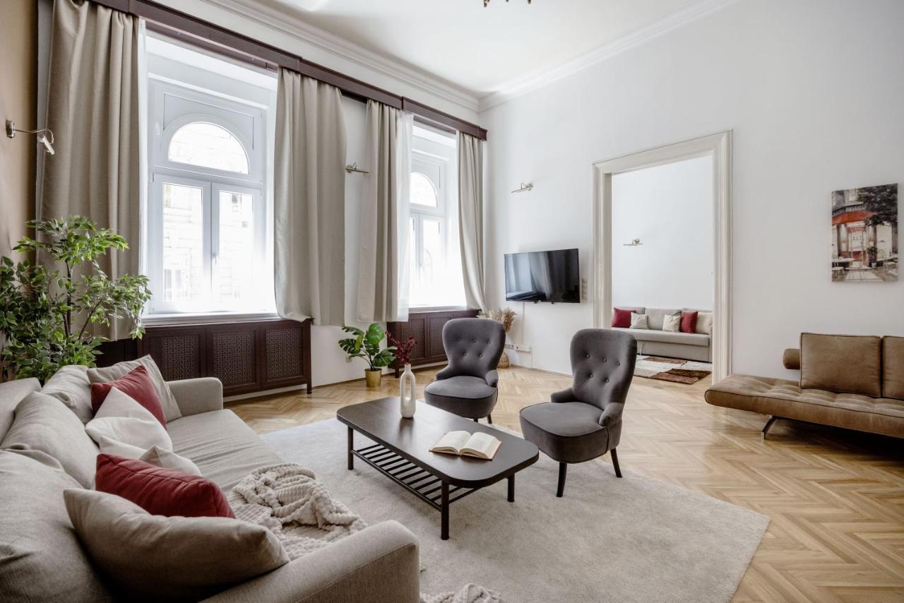 Luxe, Historic Home Near Downtown Landmarks 19Th Century Budapest Esterno foto