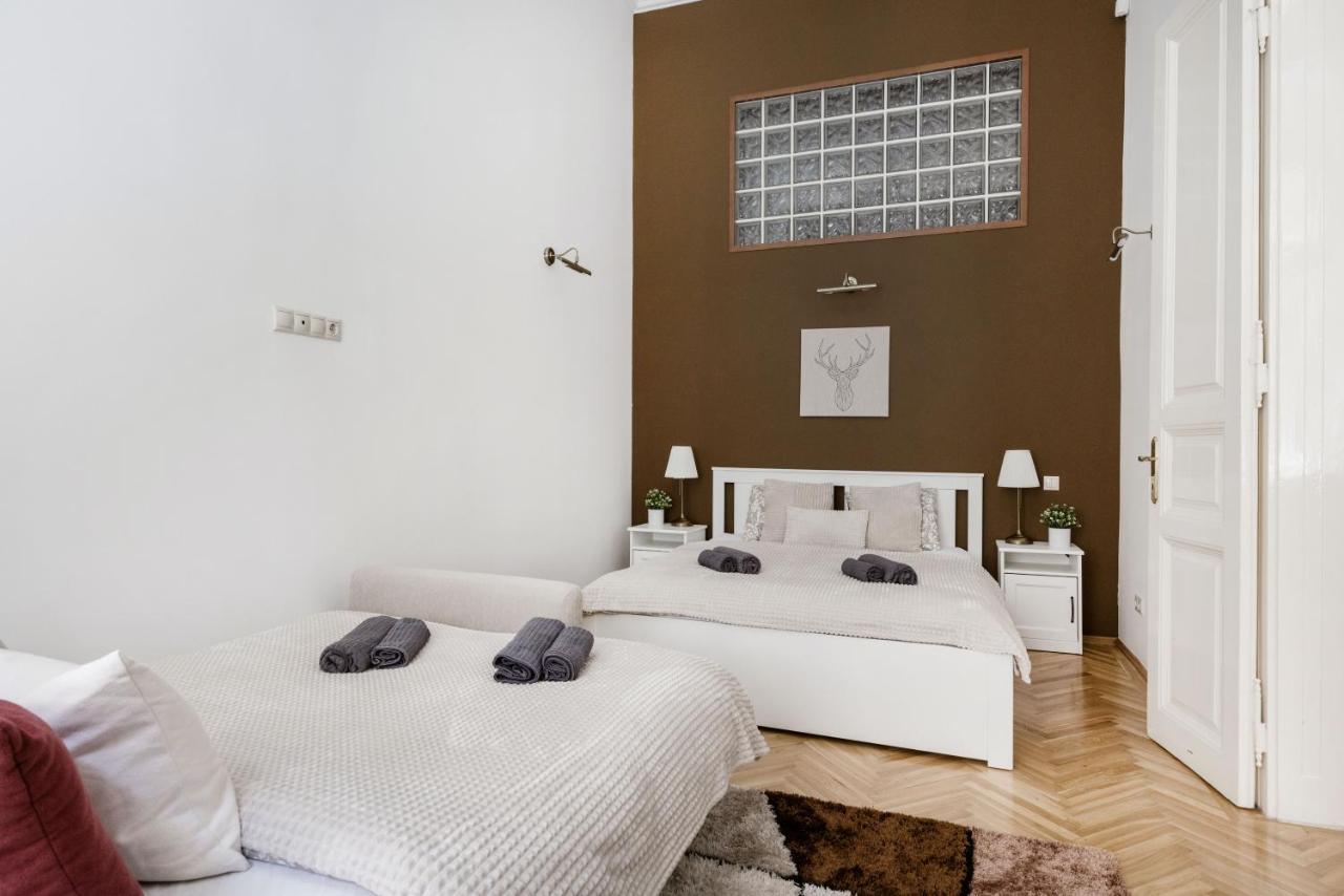Luxe, Historic Home Near Downtown Landmarks 19Th Century Budapest Esterno foto